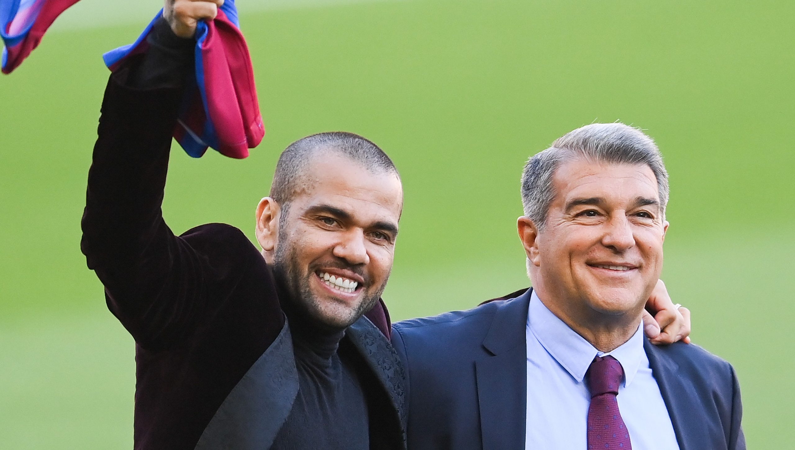 Barcelona new signing dani alves