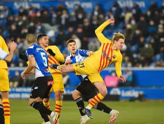 Frankie de jong score late goal VS Alaves