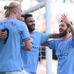 erling-haaland-and-manchester-city-team-mates