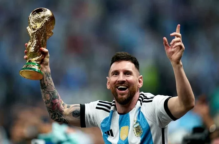 lionel-messi-argentina-world-cup-shirt-trophy