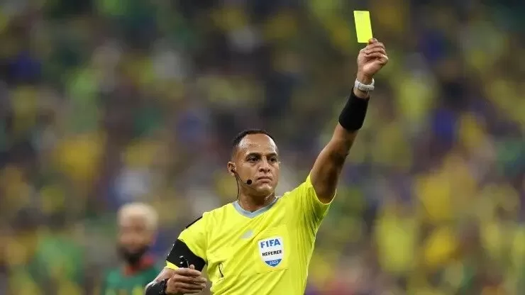 referee