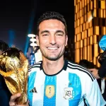 argentina-national-team-coach-lionel-scaloni-trophy-world-cup