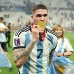 rodrigo-de-paul-argentina-national-team-world-cup-medal