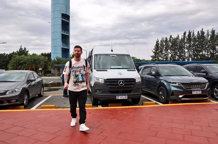 lionel-messi-argentina-country-arrive