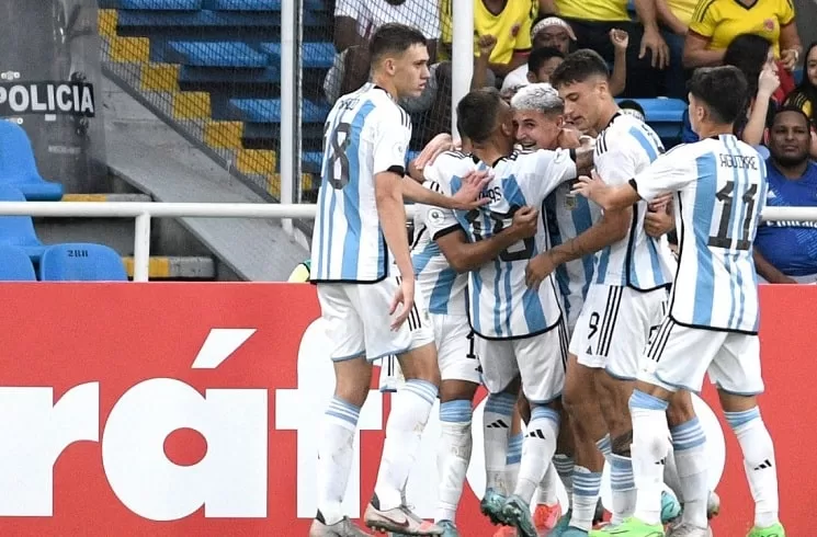 argentina-u20-team-celebration-goal