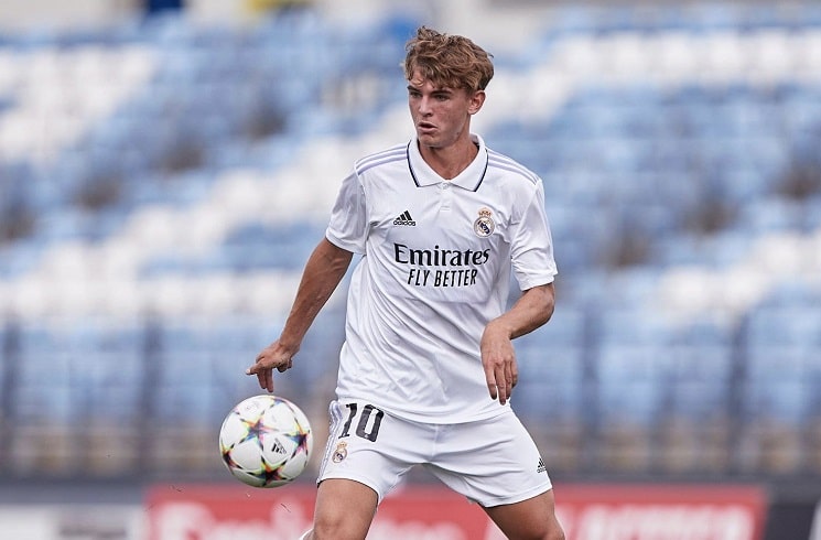 nico-paz-real-madrid-castilla