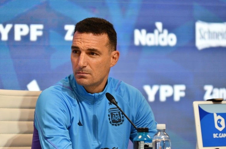 argentina-national-team-coach-lionel-scaloni-world-cup-qualifier-press-conference