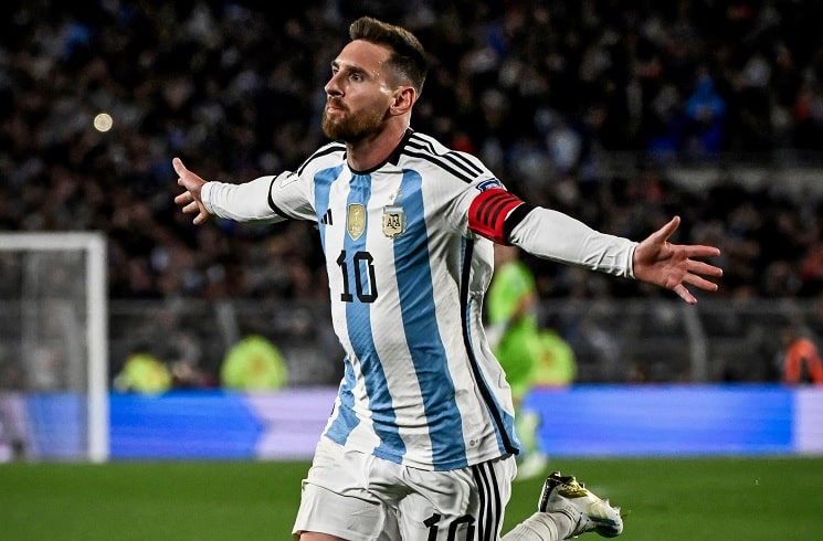 lionel-messi-argentina-national-team-free-kick-goal-world-cup-qualifier