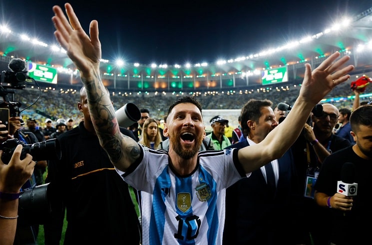 lionel-messi-celebrates-argentina-national-team-win